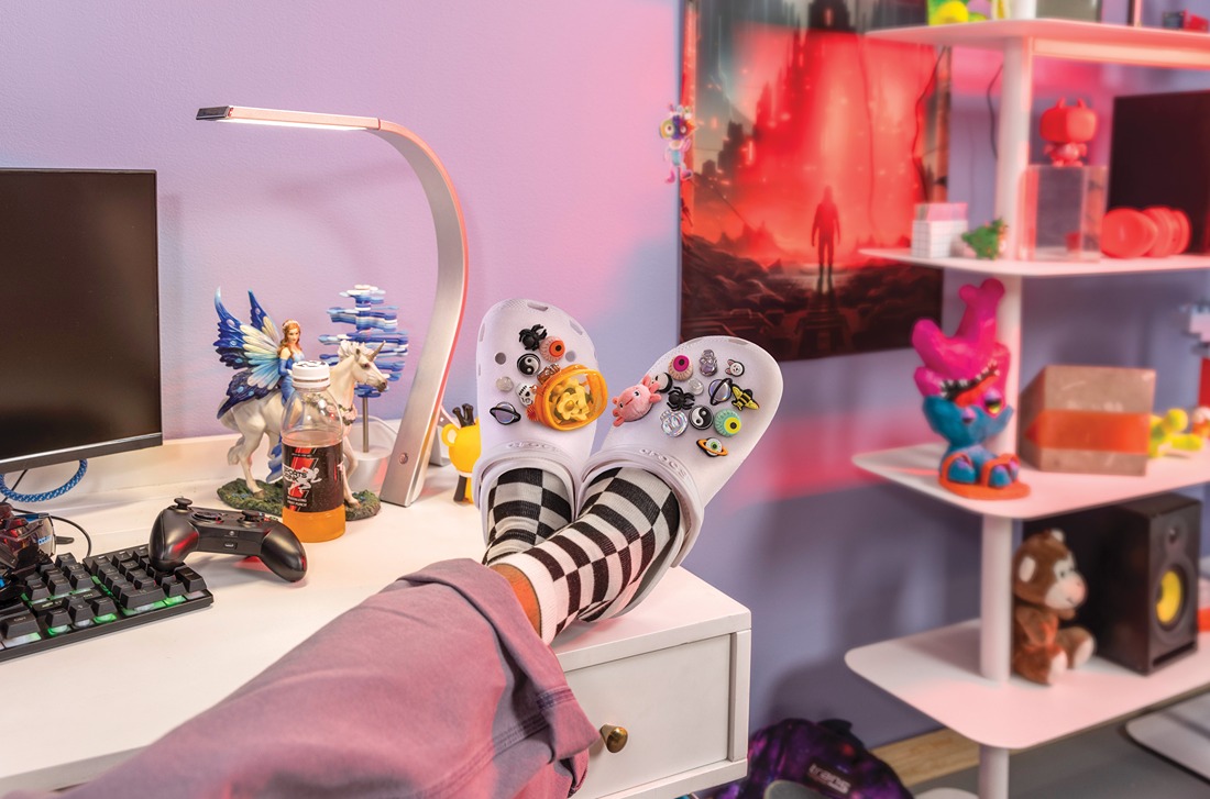 S3_2024_Self-Expression_Knee-Down_10001-100_0081 – Crocs Sandals Collection for Comfort and Style