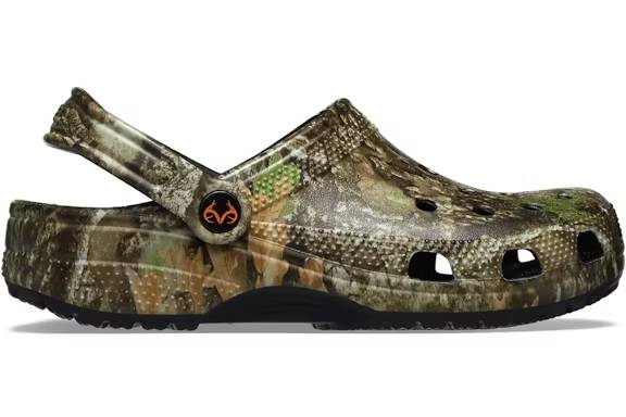 crocs classic clog realtree apx camo – Crocs Sandals Collection for Comfort and Style