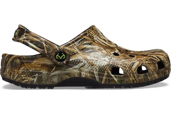 crocs classic clog realtree max-7 camo – Crocs Sandals Collection for Comfort and Style